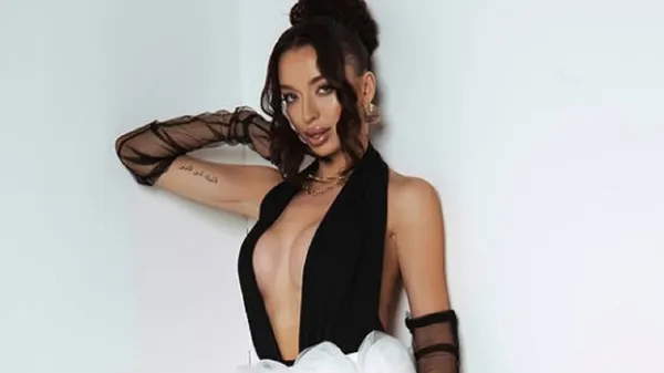 Оголена дівчина Касімова пішла на максимум: ледве прикрила найпікантніше і завдала удару уяві