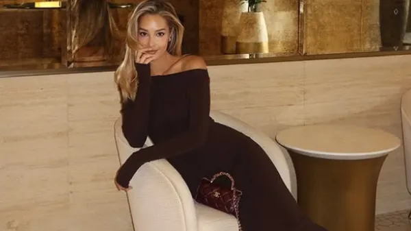 Колишня пасія екс-форварда збірної Італії ігнорує одяг і правила пристойності: занадто провокативно