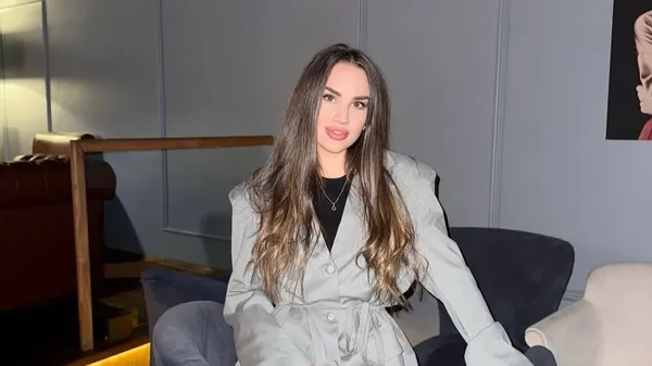 Любка Кірюханцева влаштувала стильний спалах в мережі – ефектна дама підкорює околиці Печерська