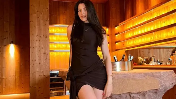 Обраниця голкіпера Колоса перетворила буденний вихід на модний вибух – її стиль захоплює