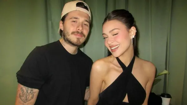 Пасія сина Бекхема позує топлес в одних лише окулярах: Бруклін будує імперію в родині мільярдерів