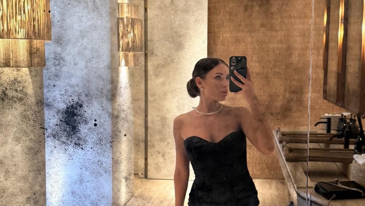 Дівчина дебютанта збірної України феєрить з відкритим бюстом – кайфує від зміни зовнішності