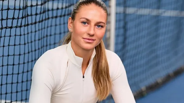 Костюк поділилася яскравими моментами свого дня – купальник ідеально підкреслює форму