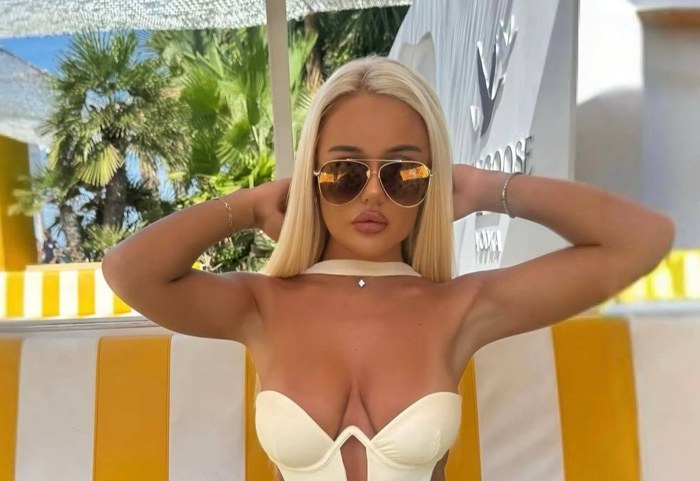 Фанатка МЮ разозлила фанов пикантным образом – максимум соблазна