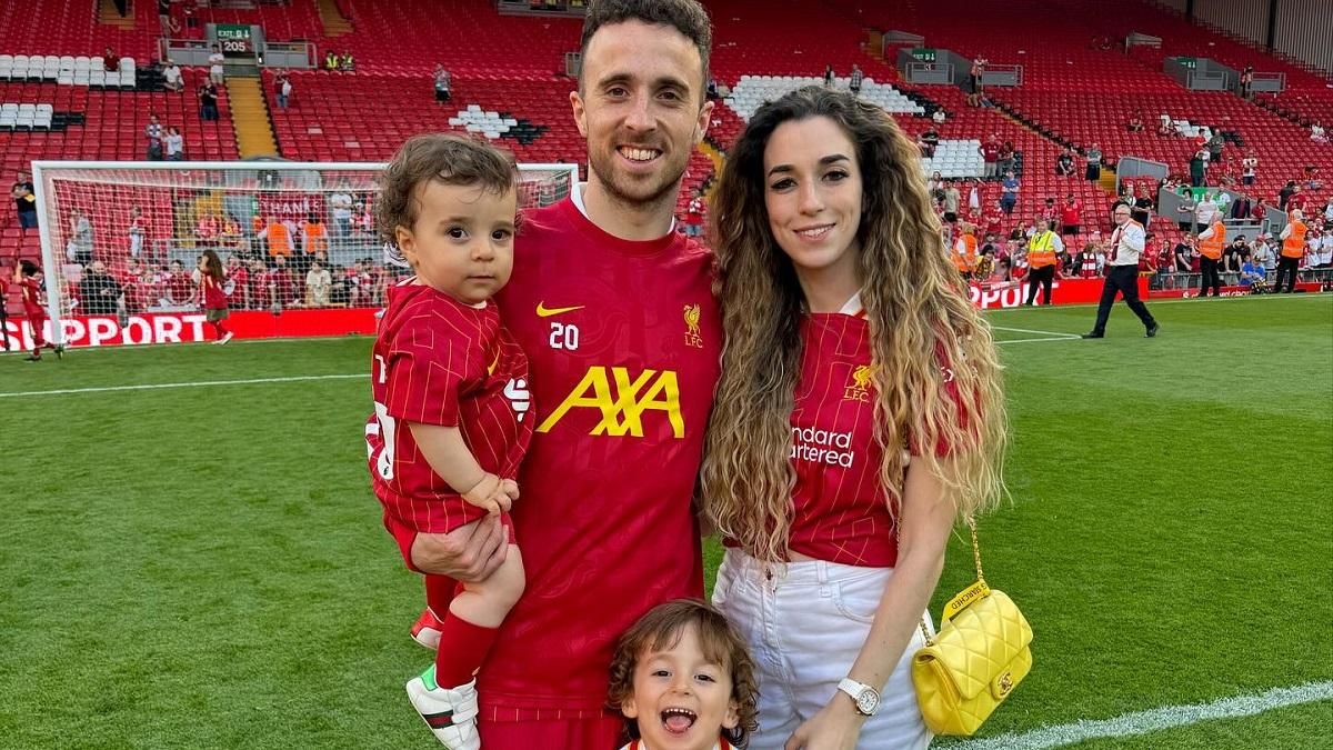 Слот раскрыл, сколько вдова Жоты получит от Ливерпуля: нестандартный шаг – в футболе так не бывает