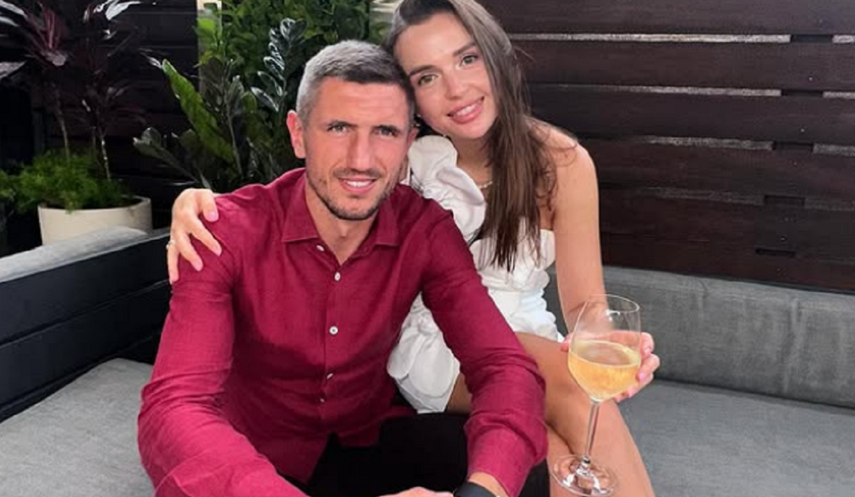 Кривцова показала роскошную "бицуху": любимый оказался в водовороте событий – случайно сняла хитовое видео