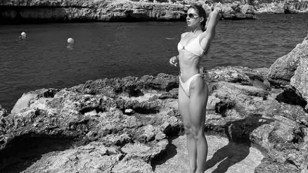 Голкипер Динамо устроил горячий побег с красавицей: на природе разгорелась интимная фотосессия