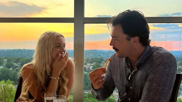 Гімнастка не стримала гордості за коханого на бейсбольному полі – підтримка гарячіша за матч