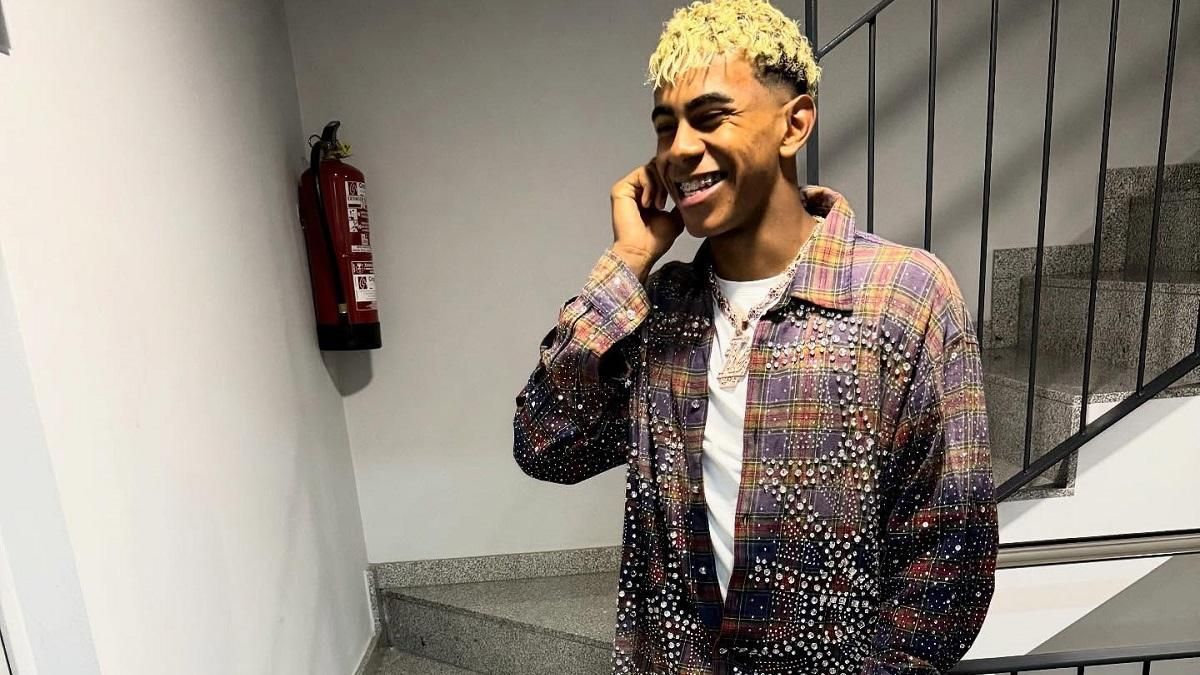 Ямал з брюнеткою попався в об'єктив папараці: демонструють всі пози – травма не завадила пристрасті