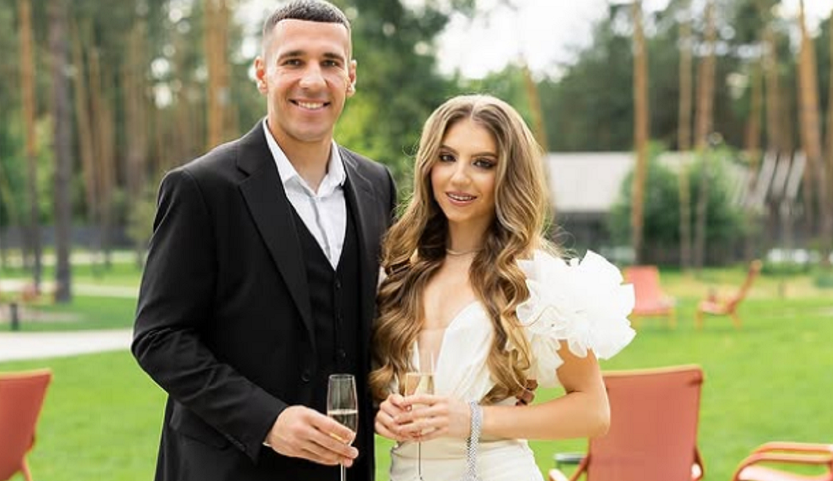 Возлюбленная вратаря Динамо подарила феерию на фоне итальянских пейзажей: ее вид поражает до мурашек