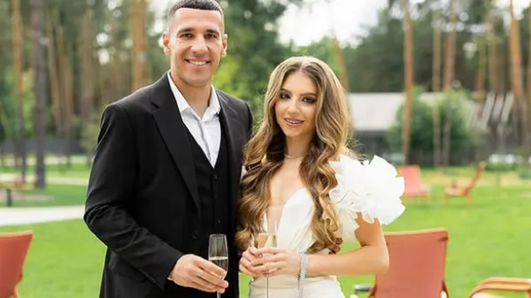 Кохана воротаря Динамо подарувала феєрію на фоні італійських краєвидів: її вигляд вражає до мурашок