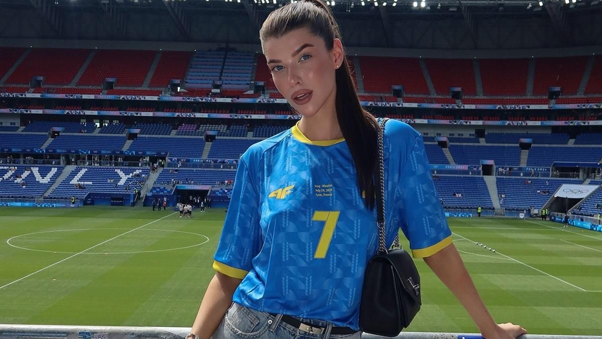 Новачок збірної України палає від фото королеви краси в бікіні – надихає на Францію