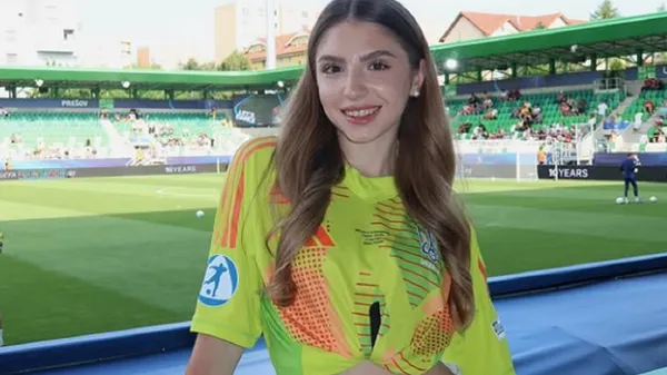 Муза воротаря Динамо подорожує Італією: гарячі образи і смачна естетика