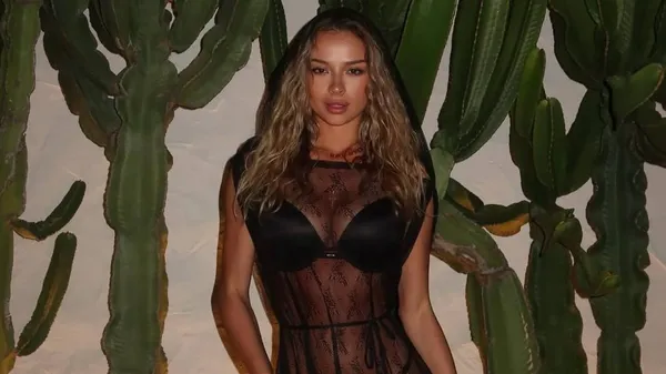 Колишня Кухаревича у новій фотосесії спровокувала інтригу: натяк на новий шанс з бомбардиром