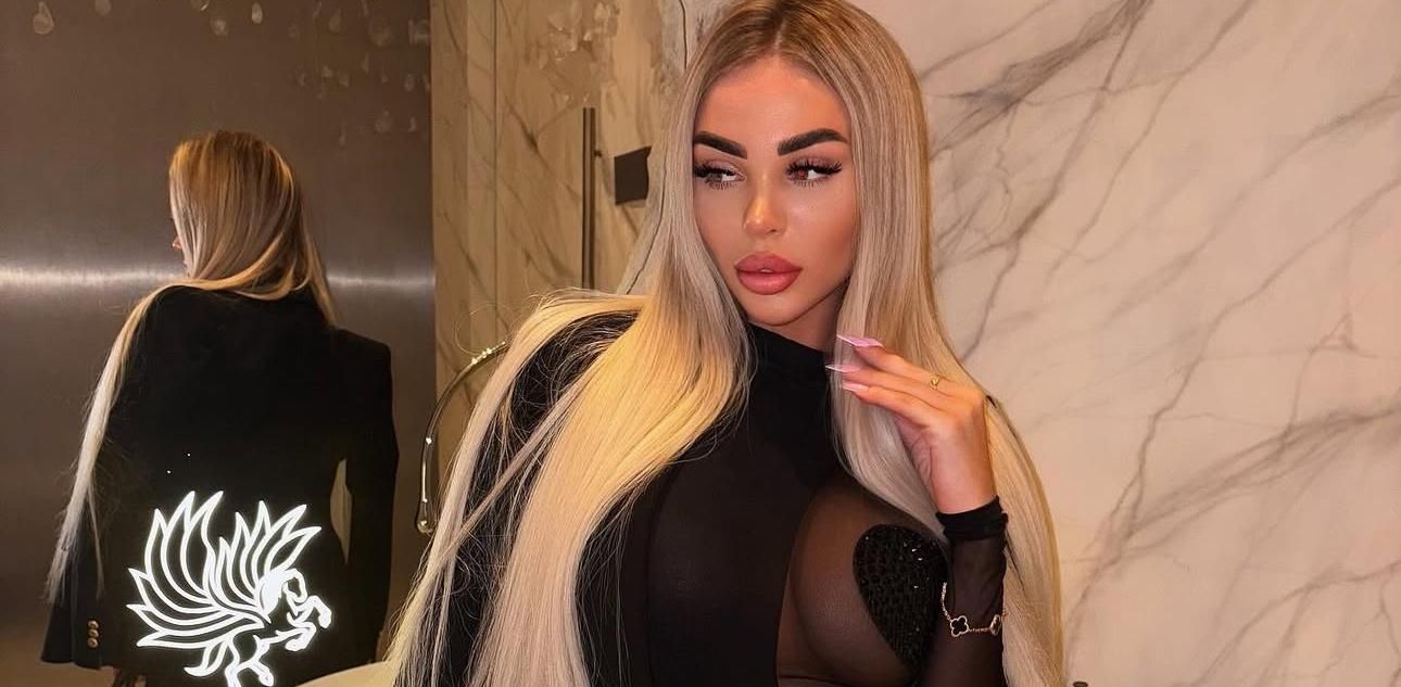 Сексі-спалах від музи Алефіренка: у зухвалому вбранні виставила ніжки та розбурхала уяву