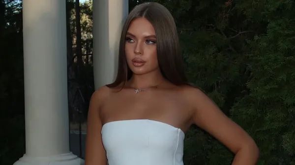 Стиль із характером – молодша Ястремська знову підкорює сміливим образом