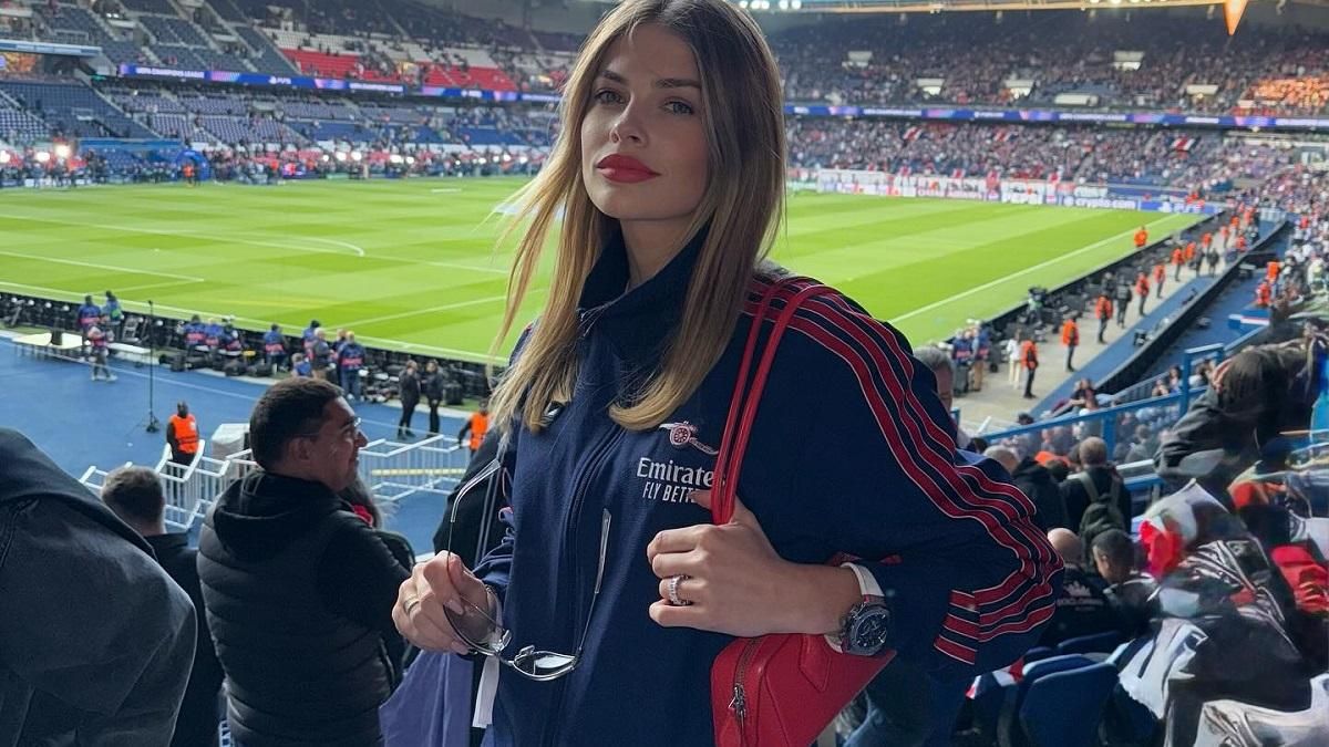 Жена Зинченко растрогала до слез видео с дочками в форме Арсенала – Реброва и Коноплянка реагируют