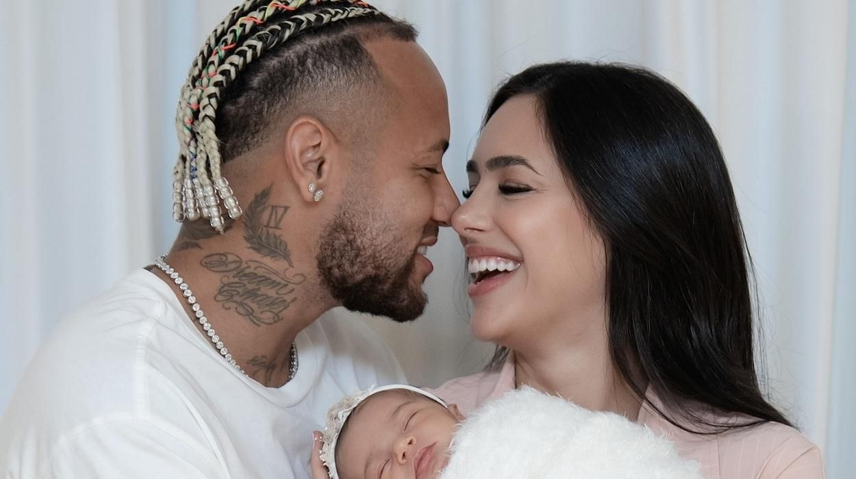 Пассия Неймара шокировала устрашающе опухшей губой: "Все началось с обычного прыщика"