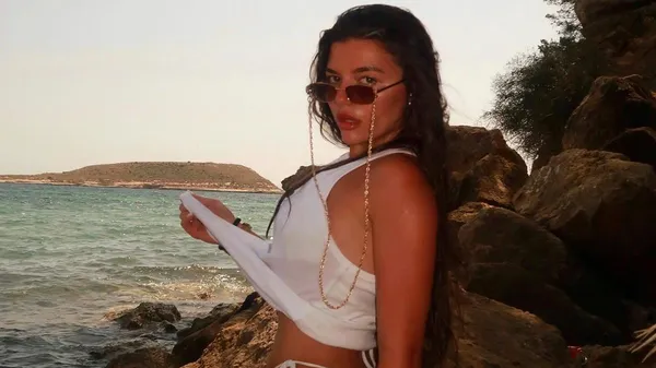 Українська секс-бомба зірки Карпат підкорила Ріо – від цих форм загорівся телефон: "Порше 911"