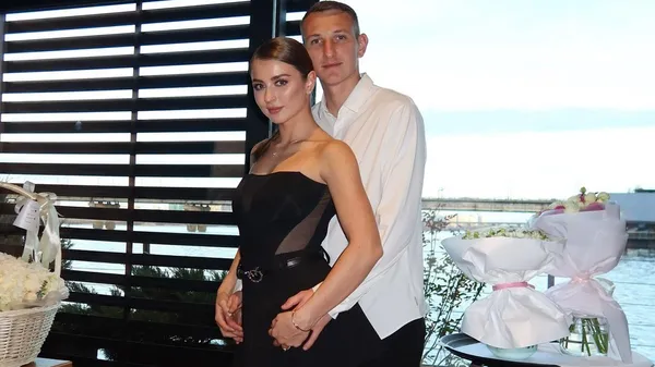 Зірка збірної України чуттєво розкрив стать нової дитини: "Кожен раз дивлюся і плачу"