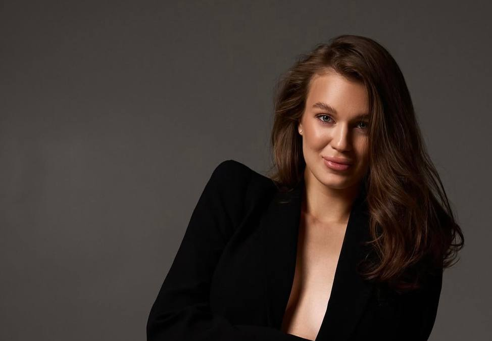 Пасія Брагару збурила Інстаграм палким кадром зі спогадів – звабливість на тлі райської насолоди 