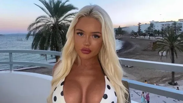 Палка фанатка МЮ еротично роздяглася для Інстаграму – фани втратили дар мови