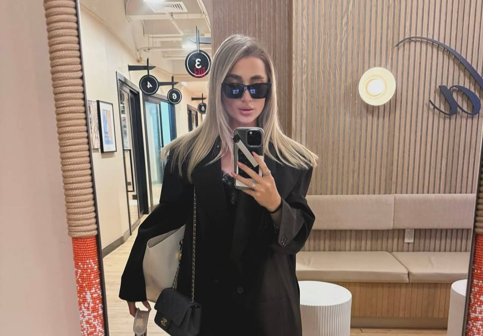 Українська каратистка в ролі вогняної блондинки скорила всіх наповал – гламур у всій красі