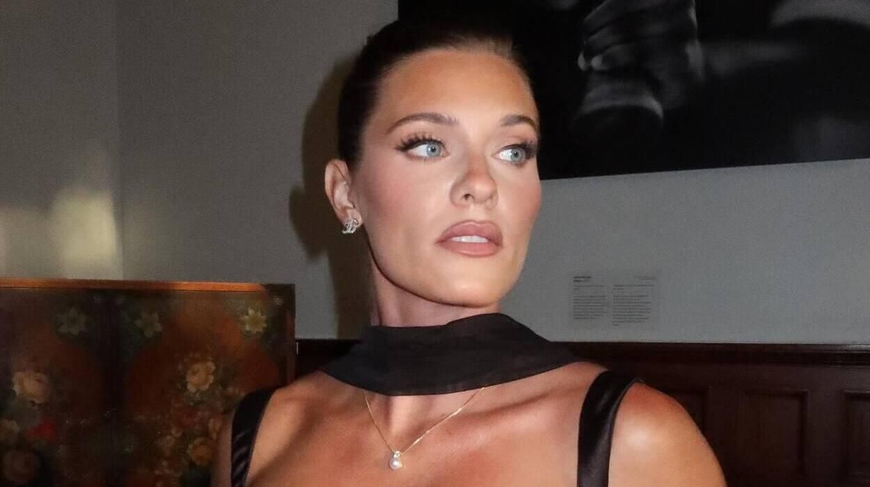 Олімпійська призерка прикрасила обкладинку Maxim: чоловіки в захваті від відвертої фотосесії