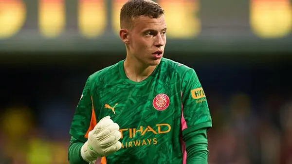 Бумажный тигр: как бюрократия не пустила лучшего вратаря Евро в "Челси"