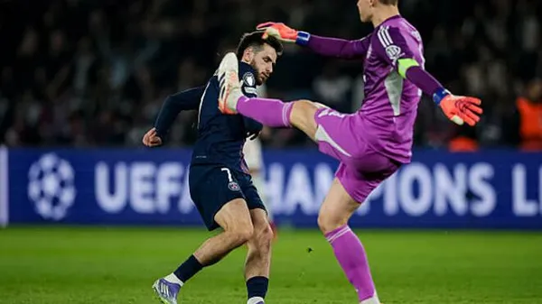 Нойер –стена, Кварацхелия –дипломат: как "Бавария" вдесятером унизила миллиардеров из ПСЖ