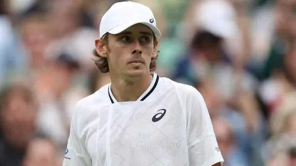 Алькарас у півфіналі, навіть не встаючи з дивана: австралієць Де Мінаур зробив усю брудну роботу