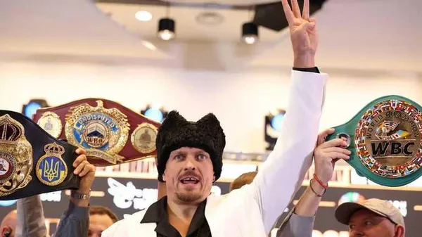 Корону зняли? Усик з фірмовою іронією відповів критикам на втрату поясу