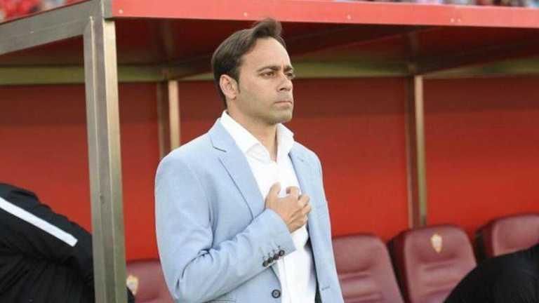 Іспанський десант у Львові: "Карпати" знайшли тренера, який сидів без роботи... з майбутнього?