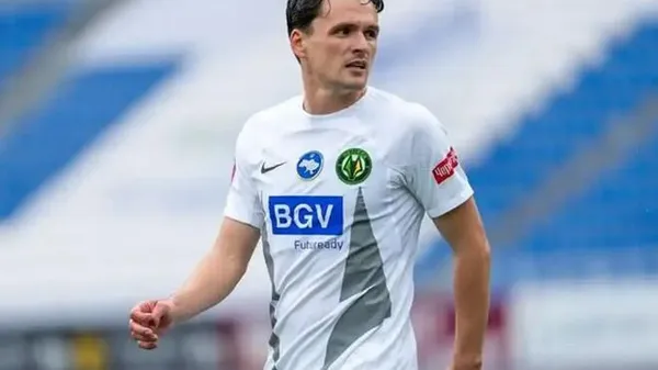 За лаштунками VAR: УАФ показала, як арбітри вилучали гравця Полісся. Спойлер: драми не уникнути