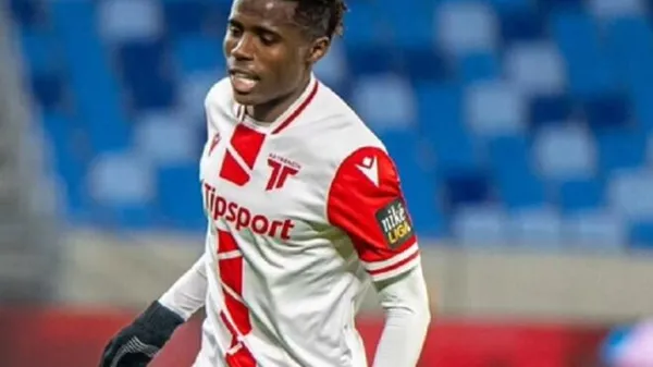 Новый Фернандиньо? Шахтер охотится на нигерийца, который не забивает, а коллекционирует карточки