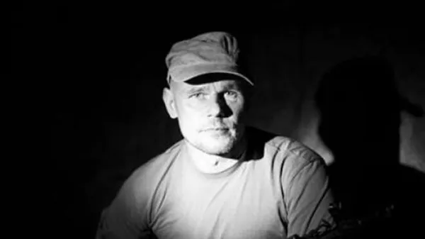 Діагноз для країни від воїна-філософа: історія фаната "Дніпра", який проміняв Європу на окопи