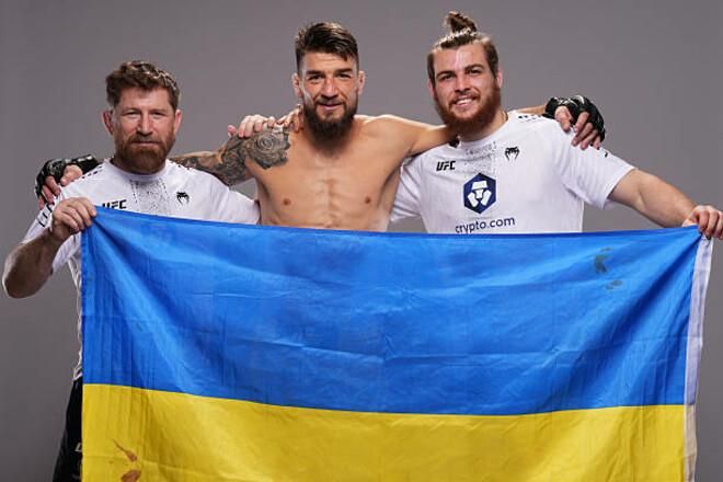 Привет, UFC, у вас проблемы Украинец Амосов пришел за поясом россиянина Махачева