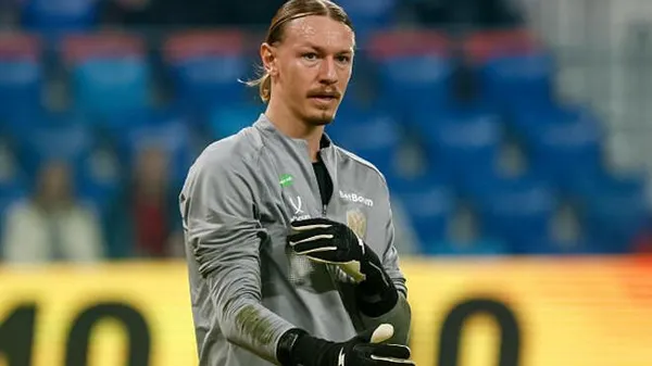 Парижские игры престолов: в ПСЖ хотят посадить на скамейку звездного Доннарумму ради российского вратаря?