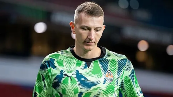 Туманний Альбіон чи сонячна Іспанія? Різник натякнув на європейські амбіції, але поки що вірний "Шахтарю"