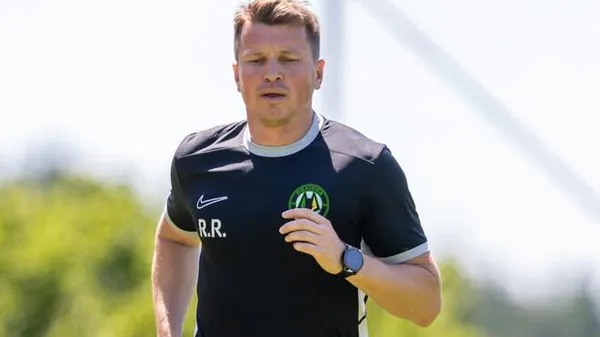 Словник на 200 тисяч: КДК УАФ виписав Ротаню чек за "спілкування" з арбітром