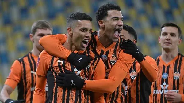 Бразильский карнавал по вызову: как "Шахтер" устроил танцы на костях "Эпицентра"