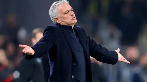 Моурінью не повірив сльозам Конте: "Це звучить як дешева відмазка, а не аналіз"