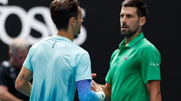 Джокович на волосині від вильоту: як травма суперника подарувала Новаку півфінал Australian Open