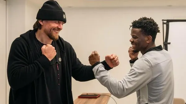 Вино з горла за золото: Усик дав «Поліссю» обіцянку, яку неможливо забути