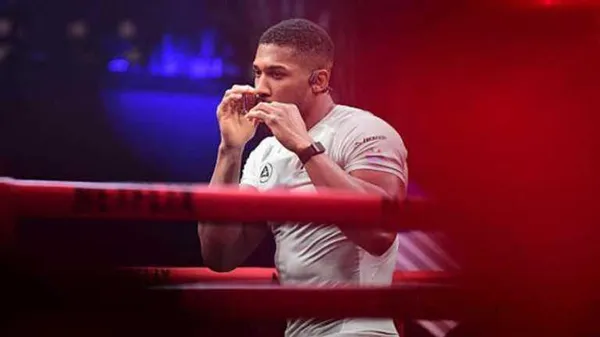 Важчий за будь-який нокаут: Джошуа думає про відхід з боксу після особистої трагедії