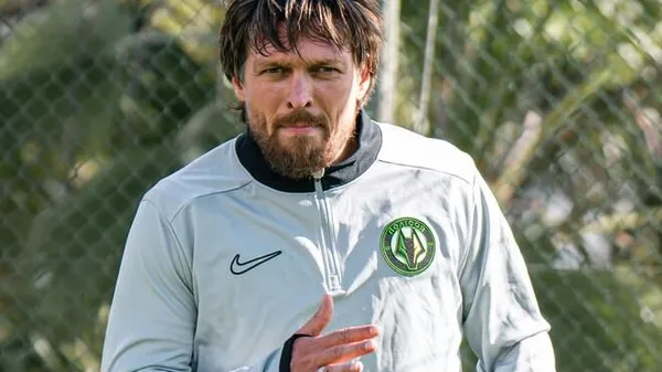 Готуйте ваші щелепи, Ванкувер! Усик дебютує за Полісся, а прес-служба клубу вже нокаутує здоровий глузд