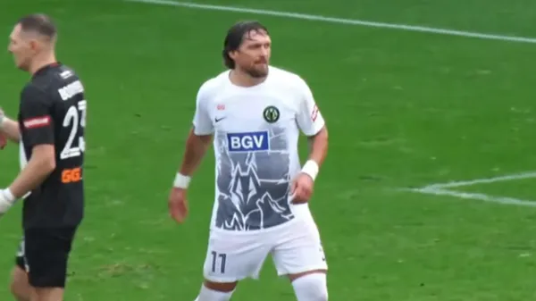 Усик на поле, "скандалист" забивает: как Полесье устроило канадцам холодный душ под ливнем