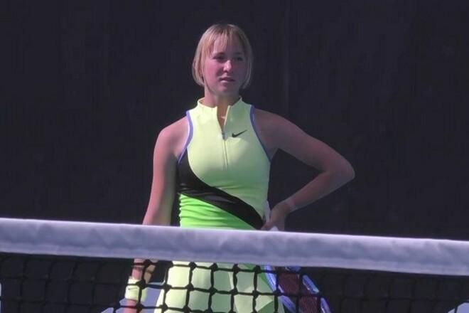 14-річна українка роздає "бублики" в Австралії. Далі – "нейтральна" суперниця та присмак українського дербі