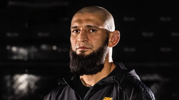 Чемпіонський прийом: друг Кадирова нібито відгамселив ногою ветерана армії США за прохання про фото