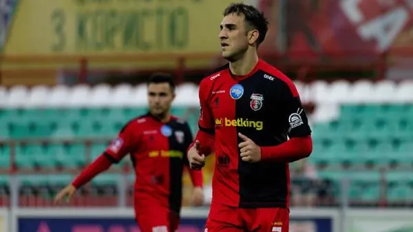 Втеча по-турецьки: легіонер "Вереса" кинув клуб на зборах і вже позує у футболці нової команди